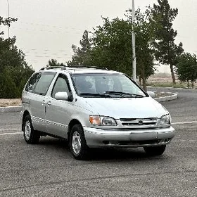 Toyota Sienna 1999