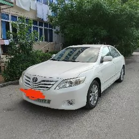 Toyota Camry 2011