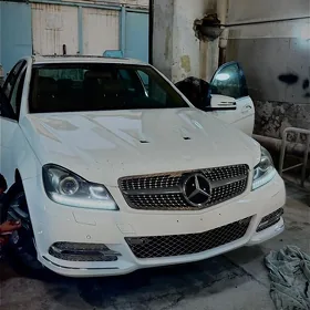 Mercedes-Benz C300 2009