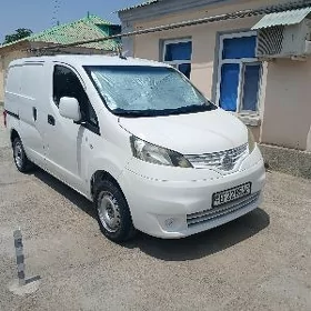 Nissan NV200 2019
