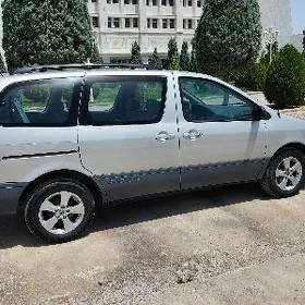 Toyota Sienna 2003