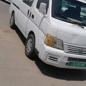 Nissan Urvan 2004