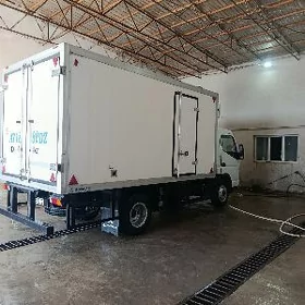Mitsubishi Fuso 2025