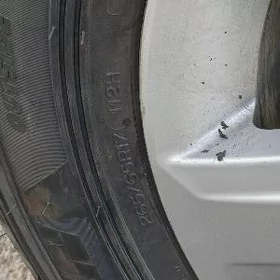 Michelin 265 65 17