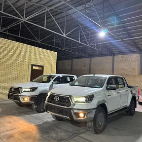 Toyota Hilux 2025