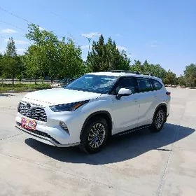 Toyota Highlander 2022