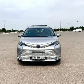 Toyota Sienna 2023