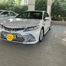 Toyota Camry 2021