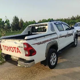Toyota Hilux 2021