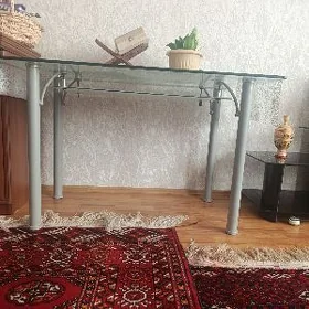 Стол Истикбаль