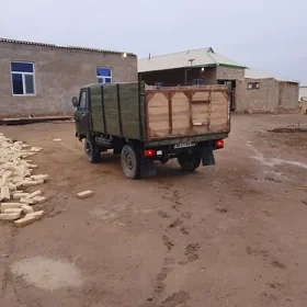 UAZ 452 1980