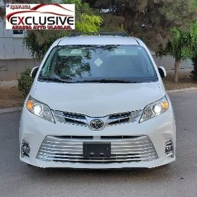Toyota Sienna 2020