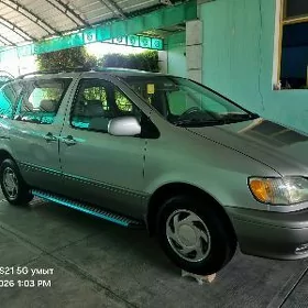 Toyota Sienna 2003