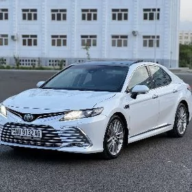 Toyota Camry 2021