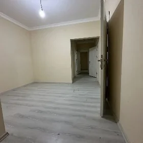 Buzmeyin jemagat 2 kom 1 etaj.