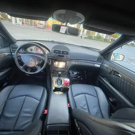 Mercedes-Benz E320 2004