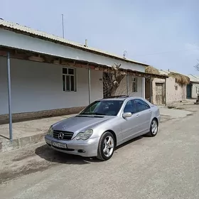 Mercedes-Benz C320 2001