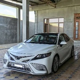 Toyota Camry 2021