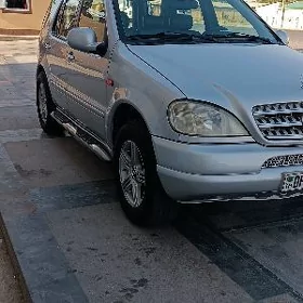 Mercedes-Benz ML350 1999