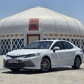 Toyota Camry 2021