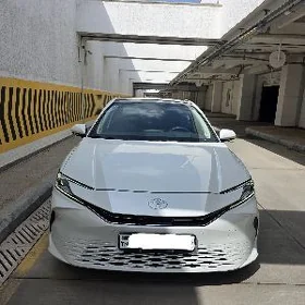 Toyota Camry 2025