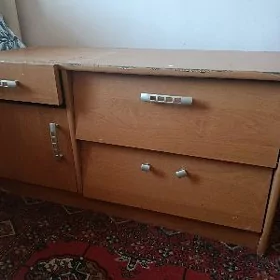 Тумбочка