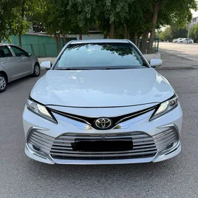Toyota Camry 2021