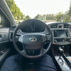 Toyota Avalon 2011
