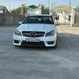 Mercedes-Benz C300 2010