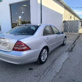 Mercedes-Benz C250 2003