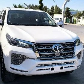 Toyota Fortuner 2023