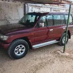 Mitsubishi Pajero 1999
