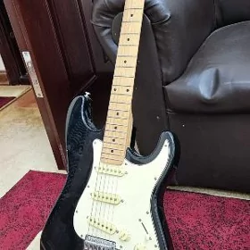ELEKTRO GİTARA BEHRİNGER