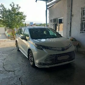 Toyota Sienna 2022