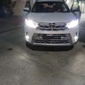 Toyota Highlander 2019