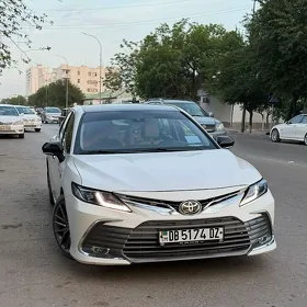 Toyota Camry Hybrid 2022