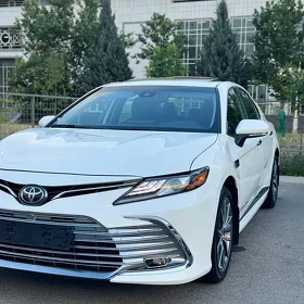 Toyota Camry 2024