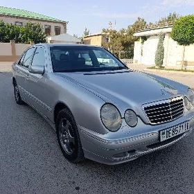 Mercedes-Benz E320 2001