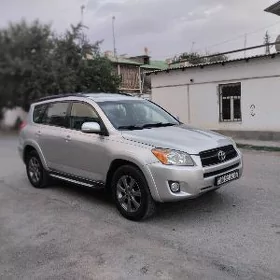 Toyota RAV4 2010