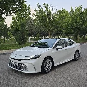 Toyota Camry 2025