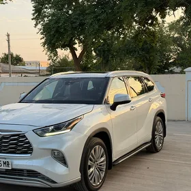 Toyota Highlander 2022