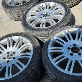MERSEDES R 18