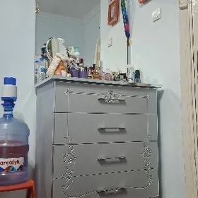Mebel aýna