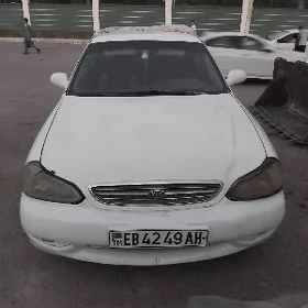 Kia Carens 2000