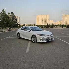 Toyota Camry 2022