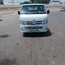 Toyota Hiace 2006