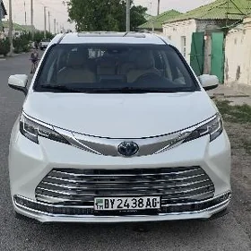 Toyota Sienna 2021