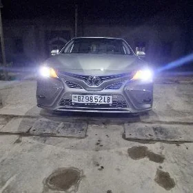 Toyota Camry 2021