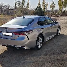Toyota Camry 2021