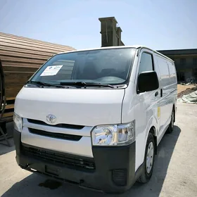 Toyota Hiace 2021